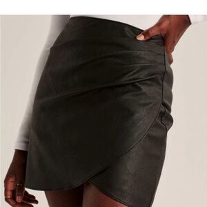 Abercrombie & Fitch Black Mini Skirt